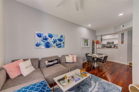 Condo in Tampa, Florida, 2 bedrooms  № 1721817 - photo 6