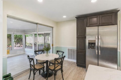 House in Clearwater, Florida 3 bedrooms, 172.61 sq.m. № 2112458 - photo 13