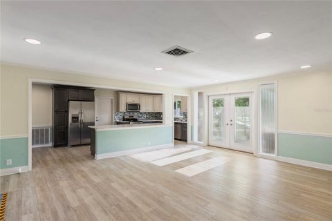 House in Clearwater, Florida 3 bedrooms, 172.61 sq.m. № 2112458 - photo 5