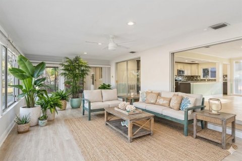 House in Clearwater, Florida 3 bedrooms, 172.61 sq.m. № 2112458 - photo 15