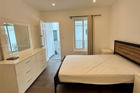 Снять в аренду виллу или дом в Майами-Бич, Флорида 2 спальни, 60.39м2, № 1991405 - фото 5