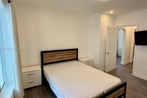 Снять в аренду виллу или дом в Майами-Бич, Флорида 2 спальни, 60.39м2, № 1991405 - фото 6