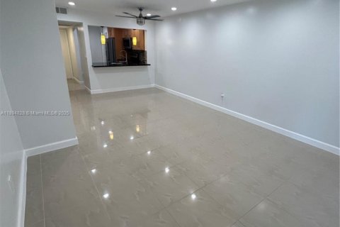 Copropriété à louer à Miami, Floride: 2 chambres, 88.81 m2 № 1947237 - photo 4