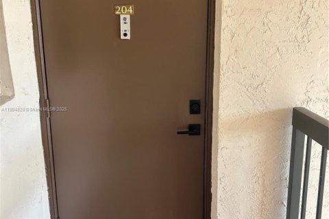 Copropriété à louer à Miami, Floride: 2 chambres, 88.81 m2 № 1947237 - photo 3