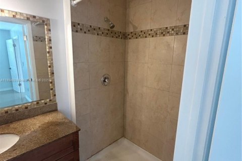 Copropriété à louer à Miami, Floride: 2 chambres, 88.81 m2 № 1947237 - photo 11