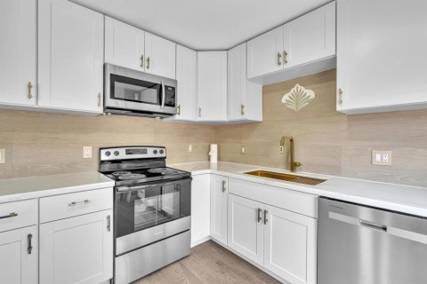 Townhouse in Boca Raton, Florida 2 bedrooms, 107.4 sq.m. № 2246588 - photo 4