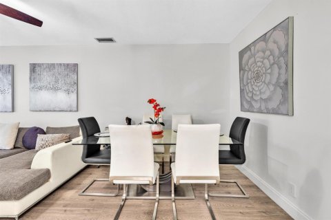 Townhouse in Boca Raton, Florida 2 bedrooms, 107.4 sq.m. № 2246588 - photo 11