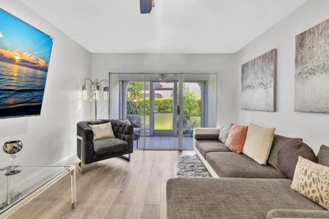 Townhouse in Boca Raton, Florida 2 bedrooms, 107.4 sq.m. № 2246588 - photo 12