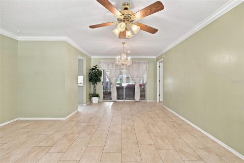 Villa ou maison à vendre à New Port Richey, Floride: 2 chambres, 162.3 m2 № 2314355 - photo 8