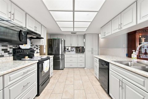 Villa ou maison à vendre à New Port Richey, Floride: 2 chambres, 162.3 m2 № 2314355 - photo 12