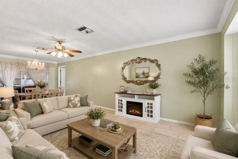 Villa ou maison à vendre à New Port Richey, Floride: 2 chambres, 162.3 m2 № 2314355 - photo 6