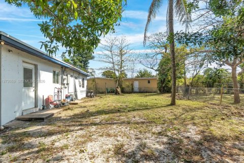 Купить виллу или дом в Лодерхилл, Флорида 3 спальни, 84.73м2, № 2035956 - фото 13