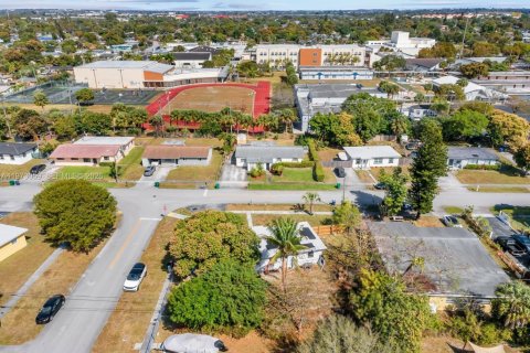 Купить виллу или дом в Лодерхилл, Флорида 3 спальни, 84.73м2, № 2035956 - фото 18