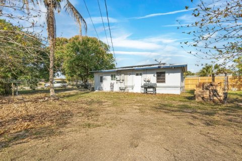 Купить виллу или дом в Лодерхилл, Флорида 3 спальни, 84.73м2, № 2035956 - фото 12