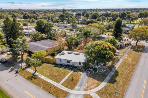 Купить виллу или дом в Лодерхилл, Флорида 3 спальни, 84.73м2, № 2035956 - фото 15