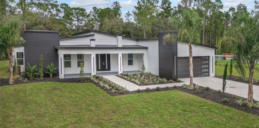 Villa ou maison à Eustis, Floride 4 chambres, 271.09 m2 № 2429245