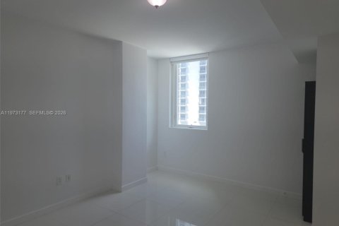 Condo in Miami, Florida, 2 bedrooms  № 2043707 - photo 10
