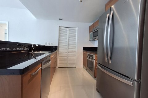Condo in Miami, Florida, 2 bedrooms  № 2043707 - photo 8