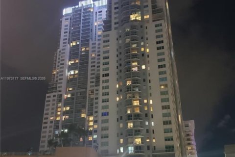 Condo in Miami, Florida, 2 bedrooms  № 2043707 - photo 24