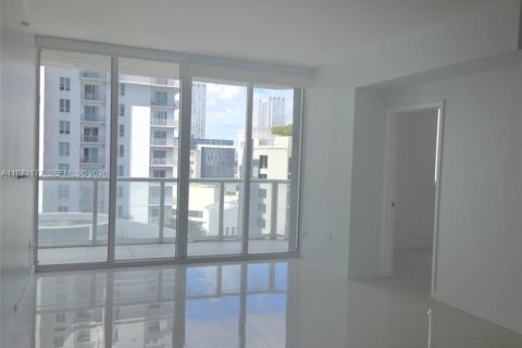 Condo in Miami, Florida, 2 bedrooms  № 2043707 - photo 5