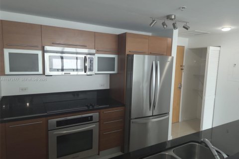 Condo in Miami, Florida, 2 bedrooms  № 2043707 - photo 7
