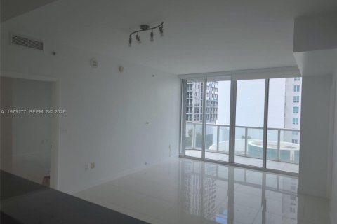 Condo in Miami, Florida, 2 bedrooms  № 2043707 - photo 3
