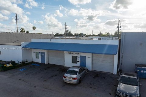Immobilier commercial à vendre à Fort Lauderdale, Floride № 1971203 - photo 2