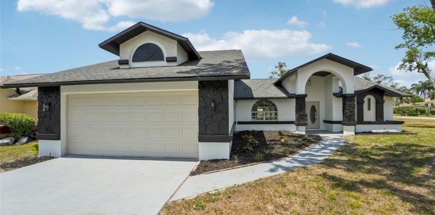 Villa ou maison à Spring Hill, Floride 3 chambres, 174.28 m2 № 1799806