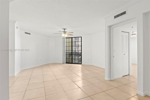 Condo in Hollywood, Florida, 2 bedrooms  № 1994196 - photo 6