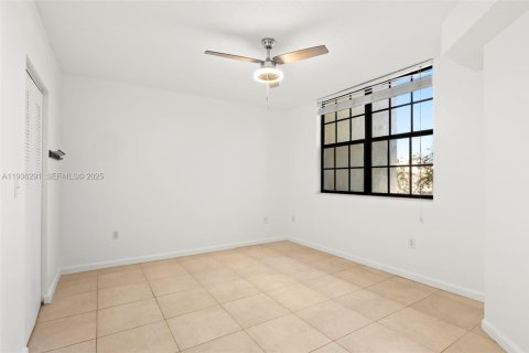 Condo in Hollywood, Florida, 2 bedrooms  № 1994196 - photo 13