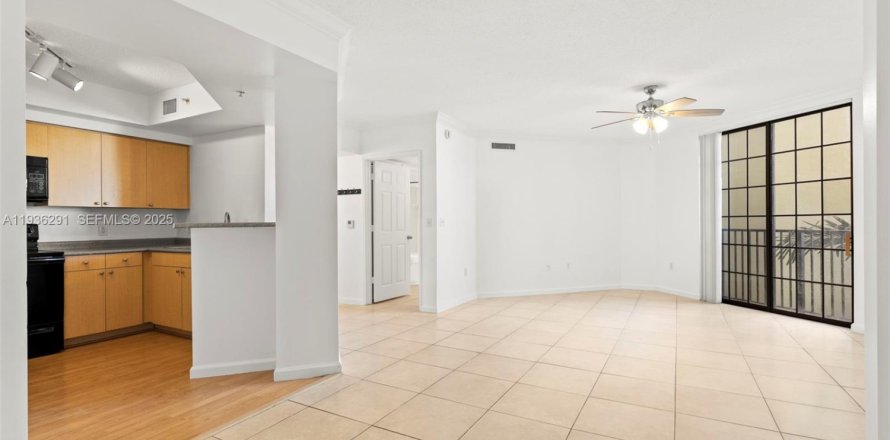 Condo in Hollywood, Florida, 2 bedrooms  № 1994196