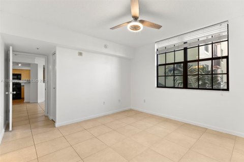 Condo in Hollywood, Florida, 2 bedrooms  № 1994196 - photo 20