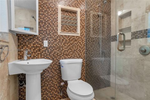 Villa ou maison à vendre à Fort Lauderdale, Floride: 4 chambres, 203.55 m2 № 1990697 - photo 20