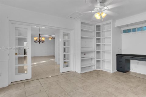 Villa ou maison à vendre à Fort Lauderdale, Floride: 4 chambres, 203.55 m2 № 1990697 - photo 15