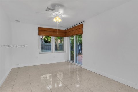 Villa ou maison à vendre à Fort Lauderdale, Floride: 4 chambres, 203.55 m2 № 1990697 - photo 17