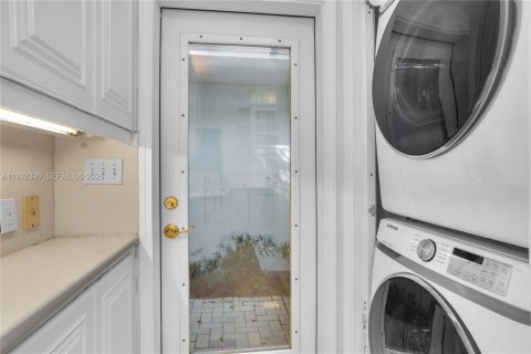 Villa ou maison à vendre à Fort Lauderdale, Floride: 4 chambres, 203.55 m2 № 1990697 - photo 13