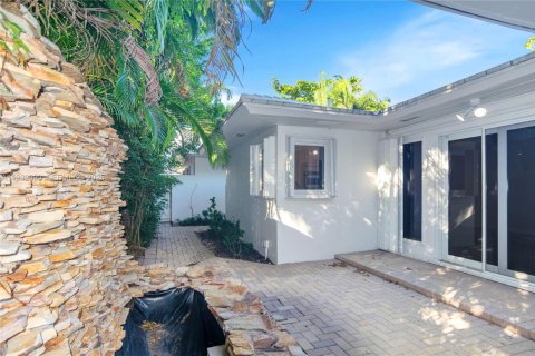 Villa ou maison à vendre à Fort Lauderdale, Floride: 4 chambres, 203.55 m2 № 1990697 - photo 7
