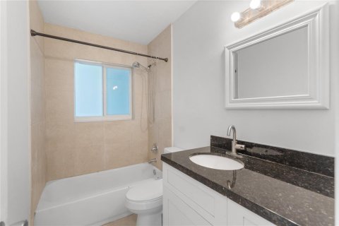 Villa ou maison à louer à Fort Lauderdale, Floride: 3 chambres, 92.9 m2 № 2177076 - photo 19