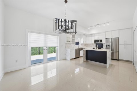 Adosado en Cutler Bay, Florida 2 dormitorios, 141.03 m2 № 2052092