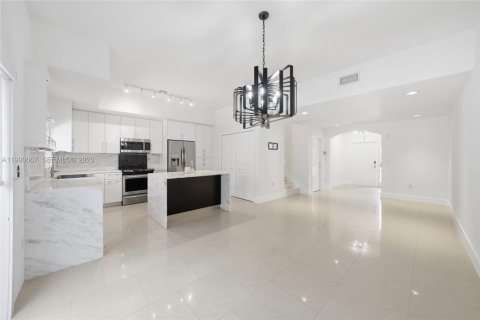 Adosado en alquiler en Cutler Bay, Florida, 2 dormitorios, 141.03 m2 № 2052092 - foto 2