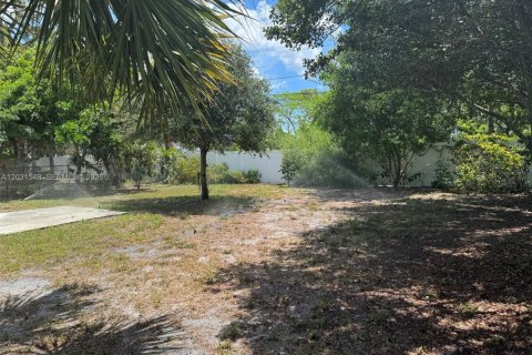 House in Fort Lauderdale, Florida 2 bedrooms, 101.82 sq.m. № 2262653 - photo 8