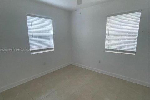 House in Fort Lauderdale, Florida 2 bedrooms, 101.82 sq.m. № 2262653 - photo 6