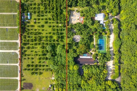 Land in Miami, Florida № 2225916