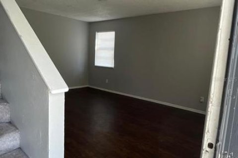 Touwnhouse à louer à Tampa, Floride: 2 chambres, 78.97 m2 № 2118579 - photo 2