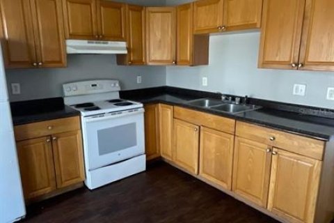 Touwnhouse à louer à Tampa, Floride: 2 chambres, 78.97 m2 № 2118579 - photo 6