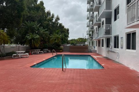 Снять в аренду кондоминиум в Майами, Флорида 2 спальни, 92.9м2, № 2019576 - фото 26