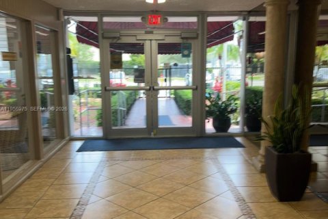 Снять в аренду кондоминиум в Майами, Флорида 2 спальни, 92.9м2, № 2019576 - фото 24