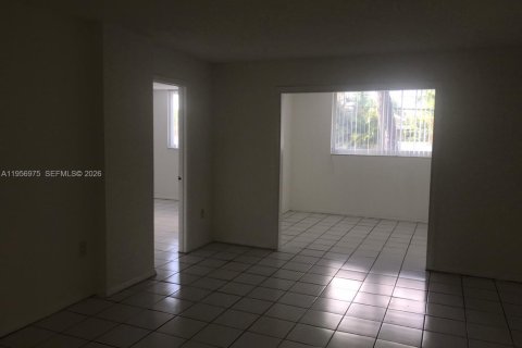 Снять в аренду кондоминиум в Майами, Флорида 2 спальни, 92.9м2, № 2019576 - фото 20