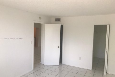 Снять в аренду кондоминиум в Майами, Флорида 2 спальни, 92.9м2, № 2019576 - фото 8