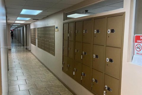 Снять в аренду кондоминиум в Майами, Флорида 2 спальни, 92.9м2, № 2019576 - фото 25